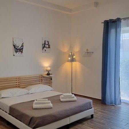 Fly Napoli Bed & Breakfast Eksteriør bilde
