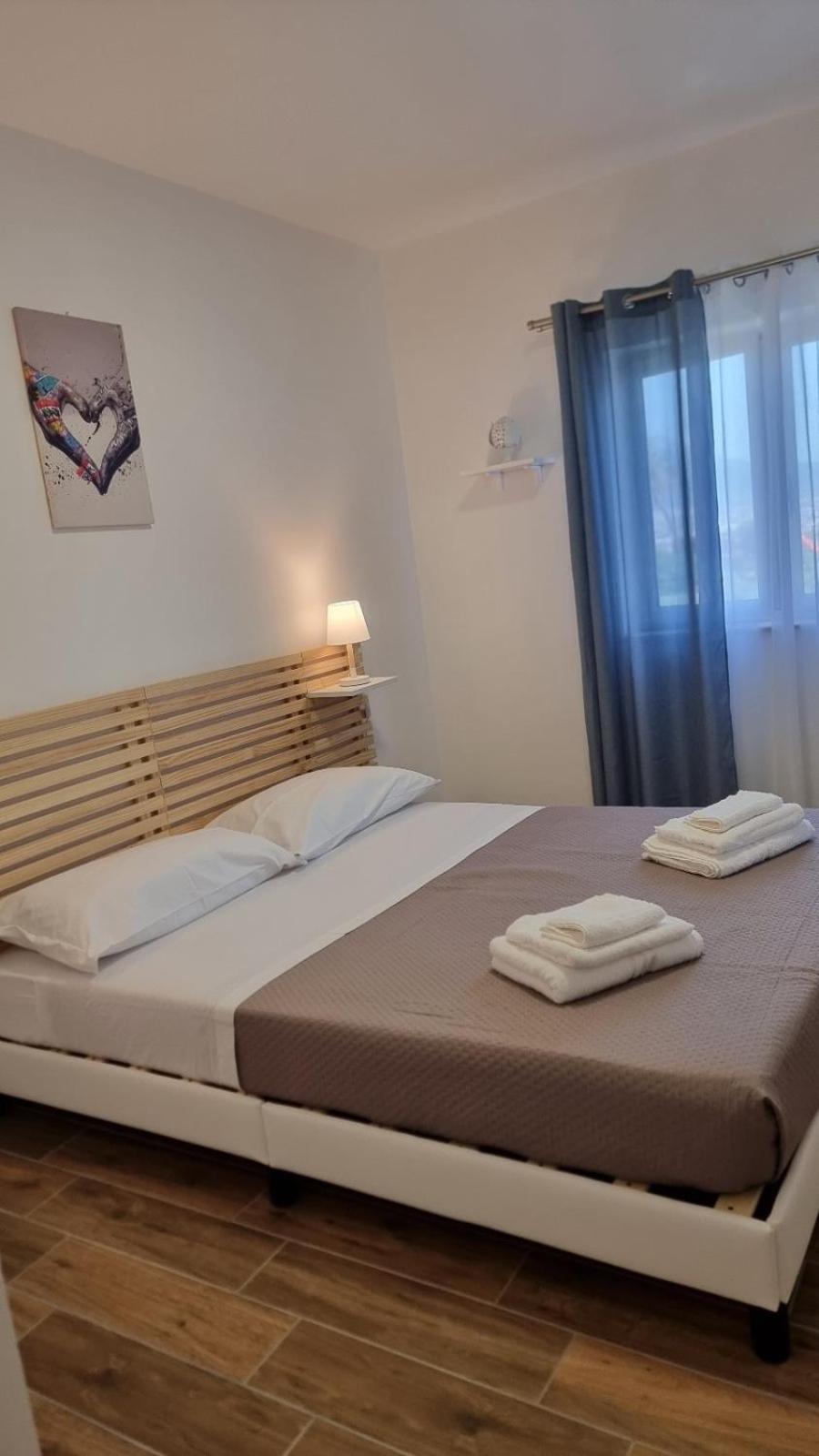 Fly Napoli Bed & Breakfast Eksteriør bilde